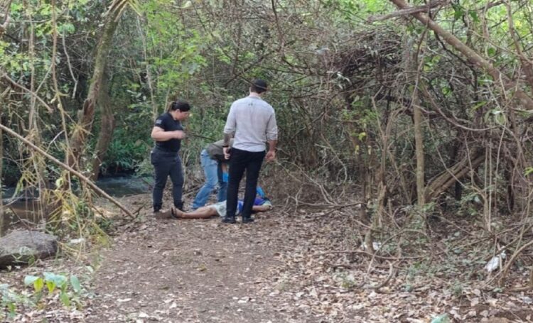 Por causa de dívida, jovem é morto a tiros e corpo encontrado por pescadores em Dourados