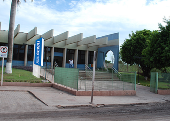 Fiems viabiliza asfalto e mantém em funcionamento unidade do Senai em Corumbá
