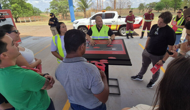 Afaste-se: Movimento aborda mais de 5 mil pessoas no Brasil para conscientização sobre segurança nas rodovias