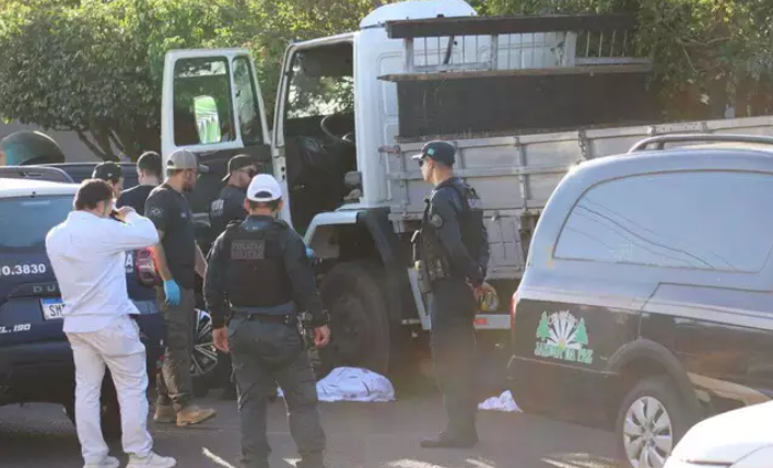 Motorista morre prensado pelo próprio caminhão no Bairro Pioneiros na Capital