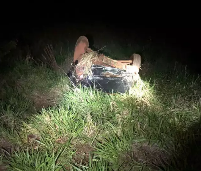 Capotamento de caminhonete Hilux termina na morte de foragido em Ponta Porã