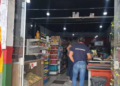 Policiais apreendem lotes de bebidas, após morte de jovem suspeita de intoxicação por metanol