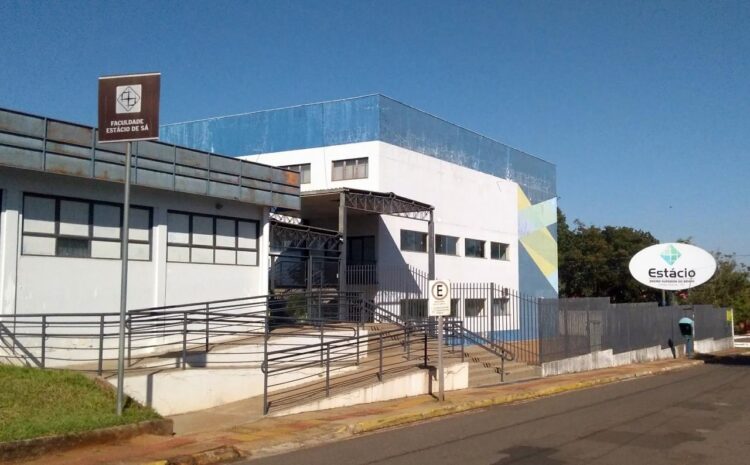 Ex-alunos da Estácio vencem ação e recebem indenização de R$ 175 mil por encerramento de curso de Jornalismo