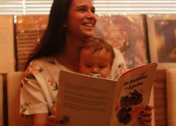 Escritora apresenta livro sobre garota cientista na Bienal Pantanal