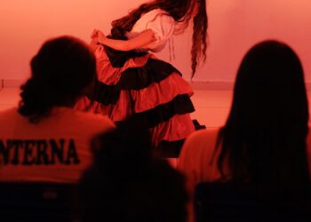 ‘A Valsa em Lugares Esquecidos’ leva Nelson Rodrigues às penitenciárias femininas e devolve às mulheres o direito à arte