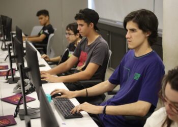 Governo de MS abre portas e transforma vidas com qualificação profissional e emprego