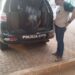 Homem que tentou matar ex e amiga dela jogando carro em cima delas é preso em Rio Brilhante
