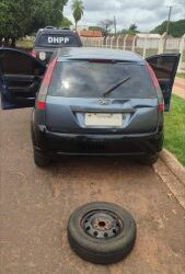 Polícia recupera veículo furtado e prende ladrão momentos após o crime no Nhanhá