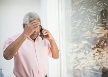 Cresce o número de idosos conectados: autonomia em alta, riscos também