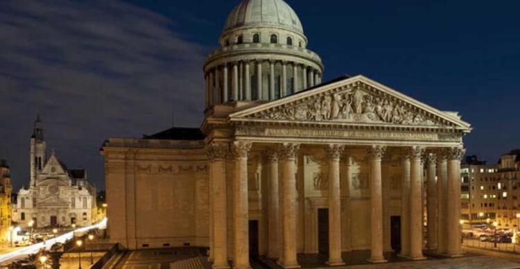 Arquitetura Neoclássica: Elegância, Simetria e História