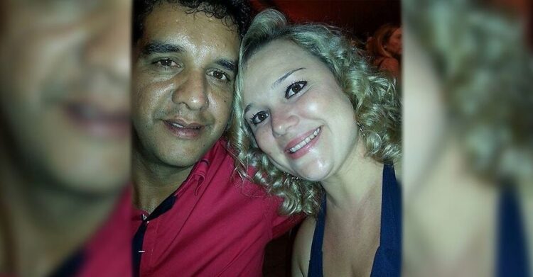 Homem mata esposa a golpes de faca e se mata incendiando corpos e casa no Monte Castelo