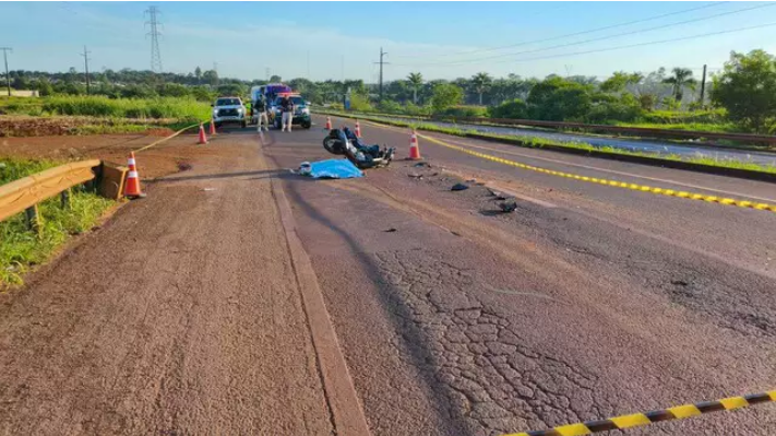 Motociclista colide em veículo de carga que entrava na BR-163 e morre em Dourados