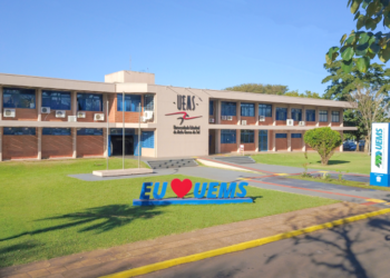 Estudantes podem turbinar preparação para o UEMSVest 2026 com aulões online 100% gratuitos