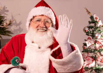 Natal invade shopping da Capital com cortejo musical e decoração encantada