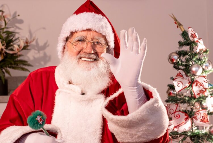 Natal invade shopping da Capital com cortejo musical e decoração encantada