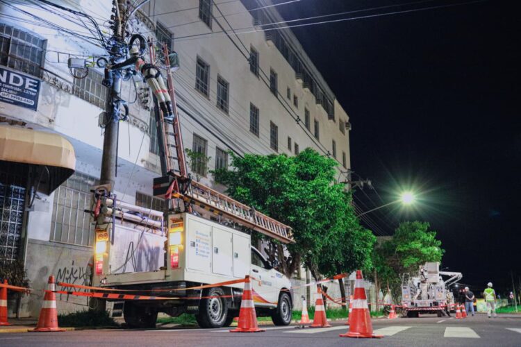 Rede Limpa retira 15 mil metros de fios irregulares no Centro de Campo Grande