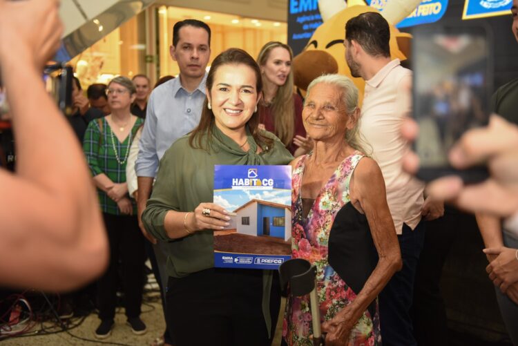 Programa pretende contemplar 10 mil famílias com habitação até final do mandato de Adriane