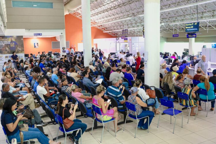 Contribuintes aproveitam chance de quitar dívidas com até 80% de abatimento do Refis