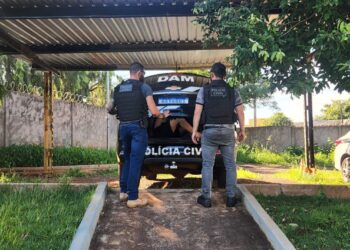 Lutador profissional é preso por agredir e algemar namorada que lhe cobrou R$ 7 mil