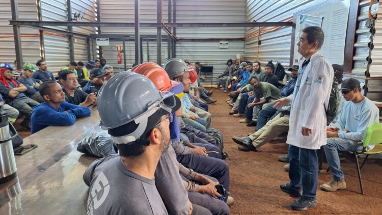 Ação de saúde marca Novembro Azul no canteiro de obras do Residencial Belas Artes