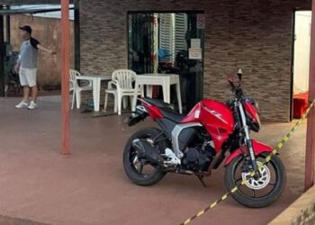 Dois ficam gravemente feridos em atentado a tiros em conveniência de Ponta Porã