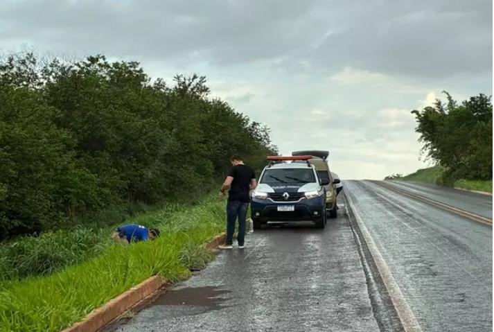 Mulher é encontrada morta com tiro na cabeça e no ombro às margens da BR-262 na Capital