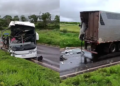 Auxiliar de motorista morre em colisão entre ônibus e caminhão na BR-262 em Dois Irmãos do Buriti