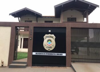 Homem é preso por invadir casa da ex e tentar matá-la com golpes de facão em Fátima do Sul