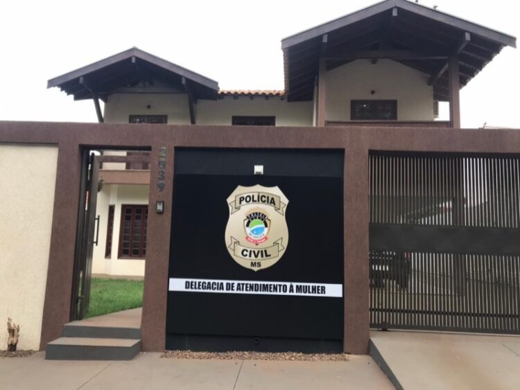 Homem é preso por invadir casa da ex e tentar matá-la com golpes de facão em Fátima do Sul