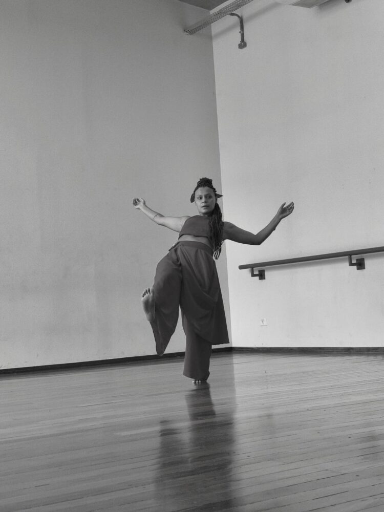 Aos passos de House Dance e Danças Afro-Brasileiras, Rose Mendonça estreia ´Dobra no tempo´
