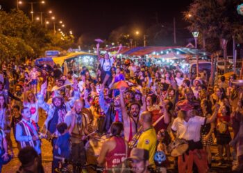 Palhasseata leva música, poesia e riso às ruas da Orla Morena neste domingo na 9ª Pantalhaç@s