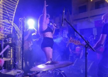 Show do Dimitri Pellz celebra 20 anos de história com emoção, homenagens e energia na 14 de julho