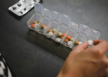 De olho nas altas temperaturas: calor pode alterar a eficácia dos remédios e comprometer tratamentos