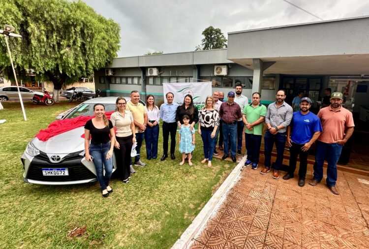 Mais dignidade aos pacientes: Coronel David entrega veículo à Saúde e renova compromisso com Aral Moreira