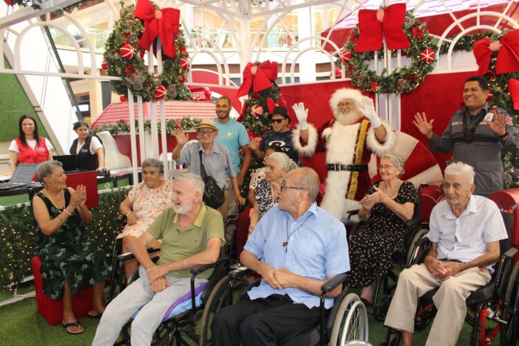 Shopping Campo Grande proporciona tarde mágica de Natal a idosos do Asilo São João Bosco