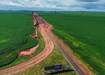 Em Juti e Amambai, Governo de MS lança obra da MS-289 e entrega obras de educação e infrastrutura