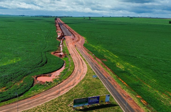 Em Juti e Amambai, Governo de MS lança obra da MS-289 e entrega obras de educação e infrastrutura