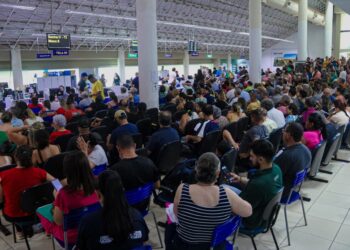 “Jeitinho brasileiro”: Contribuintes lotam Central do Cidadão no último dia de adesão ao Refis
