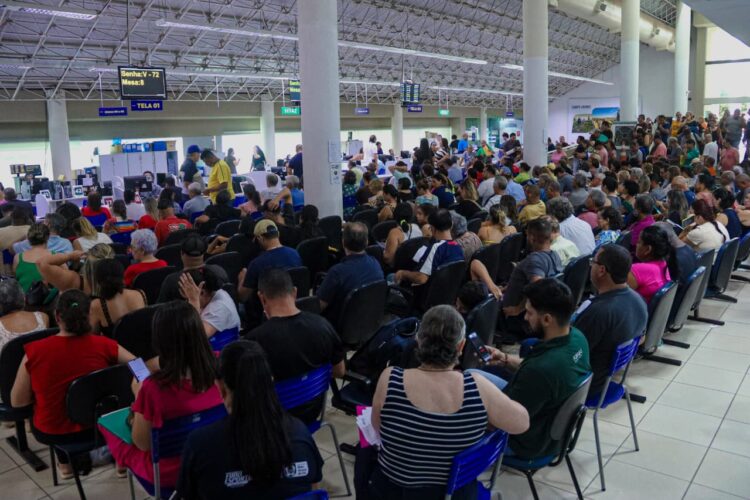 “Jeitinho brasileiro”: Contribuintes lotam Central do Cidadão no último dia de adesão ao Refis
