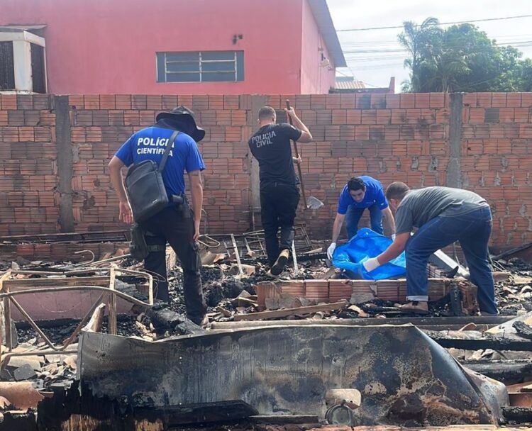 Adolescente mata, queima corpo de pedreiro e foge com seu carro em Rio Verde