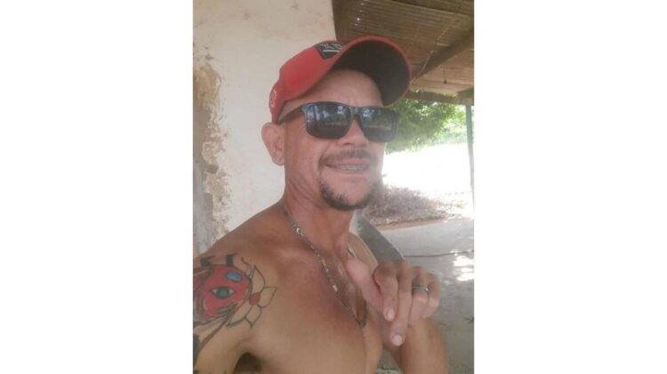 Filho de 14 anos mata o pai com facada n0 pescoço, após ele não deixar andar a cavalo em Coxim