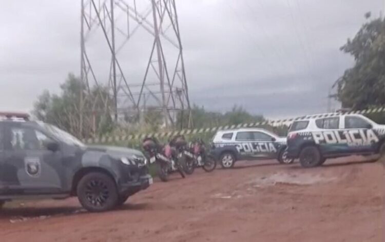 Motociclista é morto a tiros por dupla armada em rua do Portal Caiobá