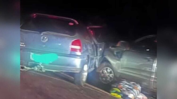Duas pessoas morrem em colisão entre Gol e caminhonete na BR-262 em Campo Grande