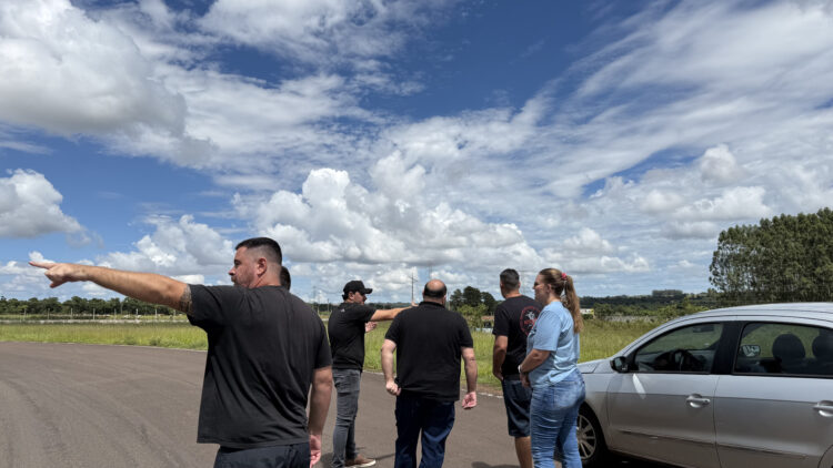 Produtora do show do Guns N’ Roses visita hotéis e pontos estratégicos da Capital reforçando o planejamento da superprodução