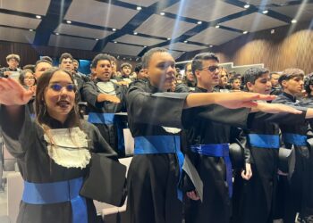 Estudantes se formam no Voucher Desenvolvedor e já ingressam no mercado com salários de até R$ 3 mil