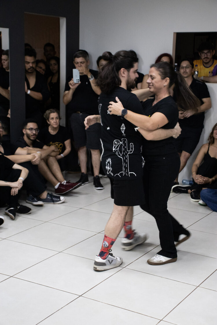 Bloco Forrozeiros MS homenageia profissional que mudou de carreira há 11 anos para se dedicar ao forró