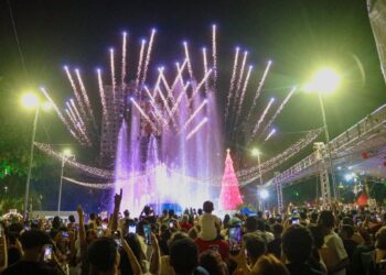 Virada do ano lota Praça Ary Coelho e celebra chegada de 2026 com festa histórica