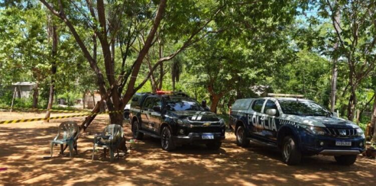 Jovem é esfaqueado dentro de casa, consegue pedir socorro na vizinha, mas não resiste em Ladário