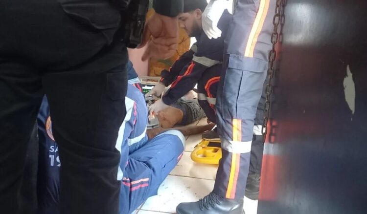 Jovem é baleado na cabeça dentro de apartamento e socorrido em estado grave em Três Lagoas