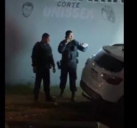 Jeep Compass é perseguido, cravejado de balas no Centro-Oeste e duas jovens baleadas